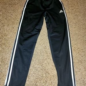 Adidas, American Eagle, under Armour, Hollister.